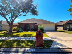 9509 Dry Springs Dr in La Porte, TX - Building Photo - Building Photo