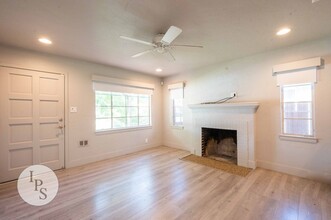 534 W Hedges Ave in Fresno, CA - Foto de edificio - Building Photo