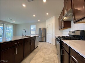 5746 Prima St in Las Vegas, NV - Foto de edificio - Building Photo