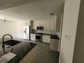 10626 Ravenscroft Dr in Dallas, TX - Building Photo - Building Photo