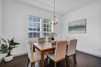 8886 Ice House Dr in North Richland Hills, TX - Foto de edificio - Building Photo