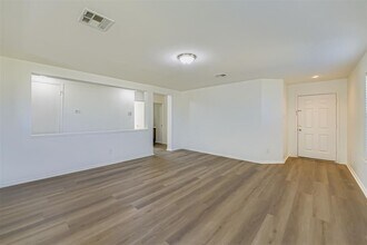 101 Bandara Woods Blvd in Elgin, TX - Building Photo - Building Photo