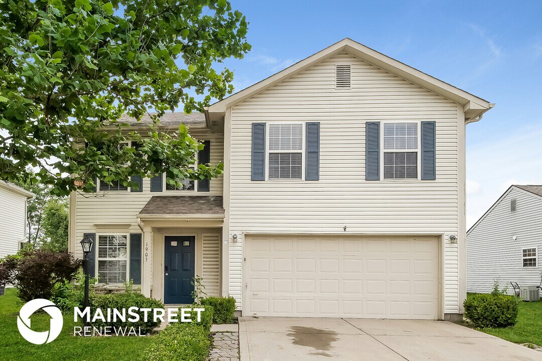 1903 Windy Hl Ln in Indianapolis, IN - Building Photo