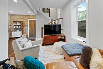 2144 W Shakespeare Ave in Chicago, IL - Building Photo - Building Photo