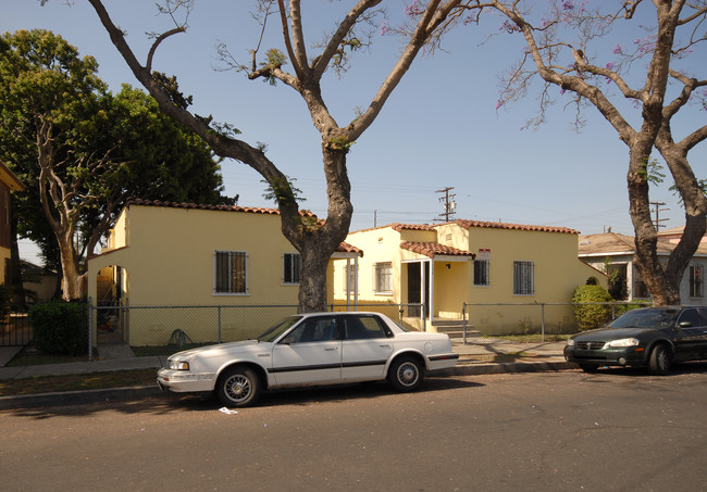 456 Magnolia St in Compton, CA - Foto de edificio - Building Photo