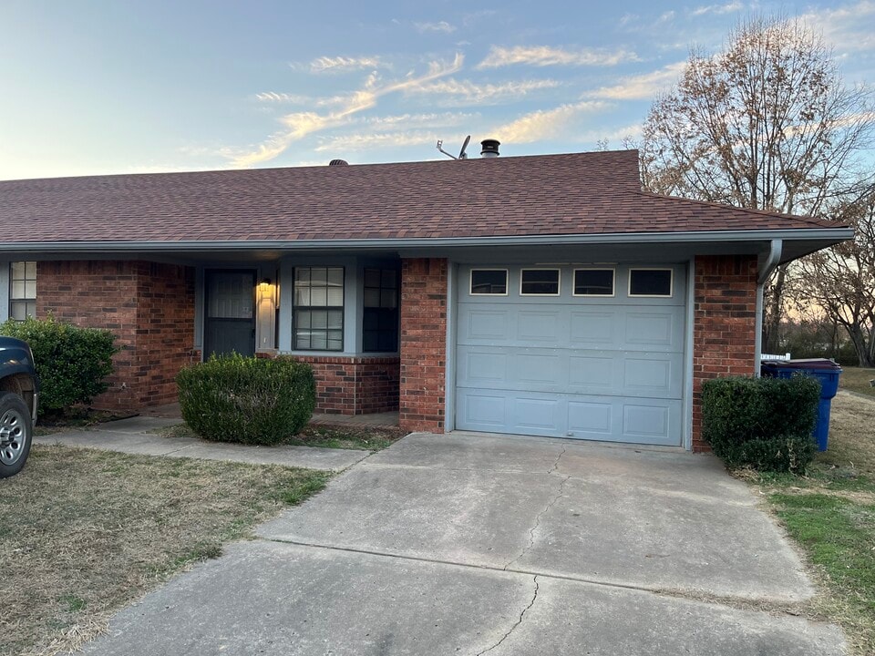 1603 Brooken Hill Dr in Fort Smith, AR - Building Photo