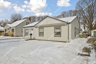 104 Canfield Dr in Mount Clemens, MI - Building Photo - Building Photo