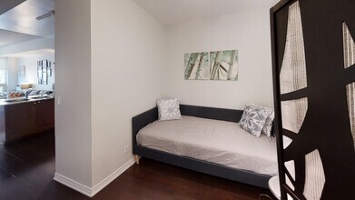 763 Bay St. in Toronto, ON - Building Photo - Building Photo