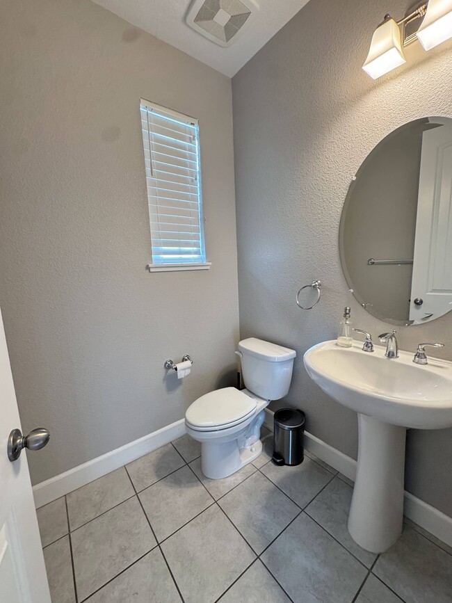 35 Liberty Ct in Pittsburg, CA - Building Photo - Building Photo