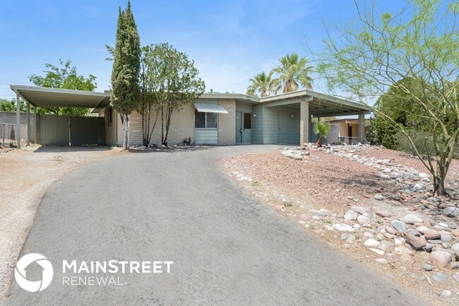 property at 3242 S Champlain Ave