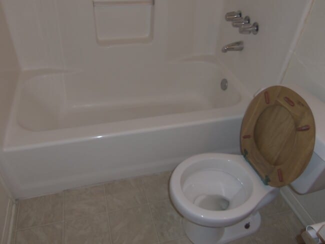 property at 306 S 5th St