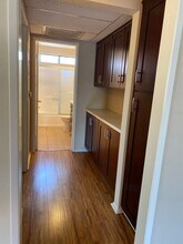 411 W Riverside Dr in Burbank, CA - Building Photo - Building Photo
