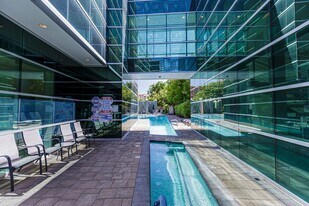 32 E Serene Ave in Las Vegas, NV - Building Photo