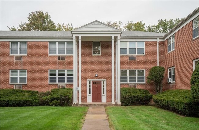 51 Sky View Dr | Rentals in West Hartford, CT