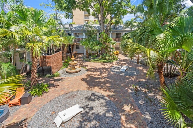 Park West Apartments in Tampa, FL - Foto de edificio - Building Photo
