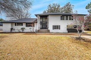 4024 Diamond Loch W in North Richland Hills, TX - Building Photo