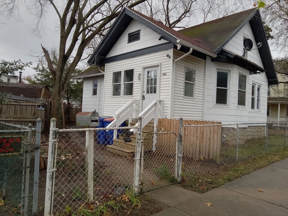 563 Columbia Ave in Millville, NJ - Building Photo