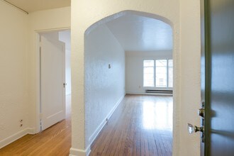 420 13th Ave E in Seattle, WA - Foto de edificio - Interior Photo