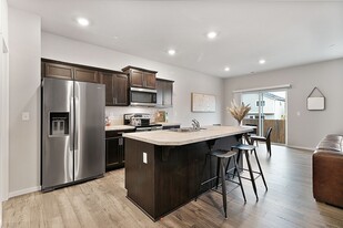 10715 186th Street Ct E, Unit 10715 in Puyallup, WA - Building Photo