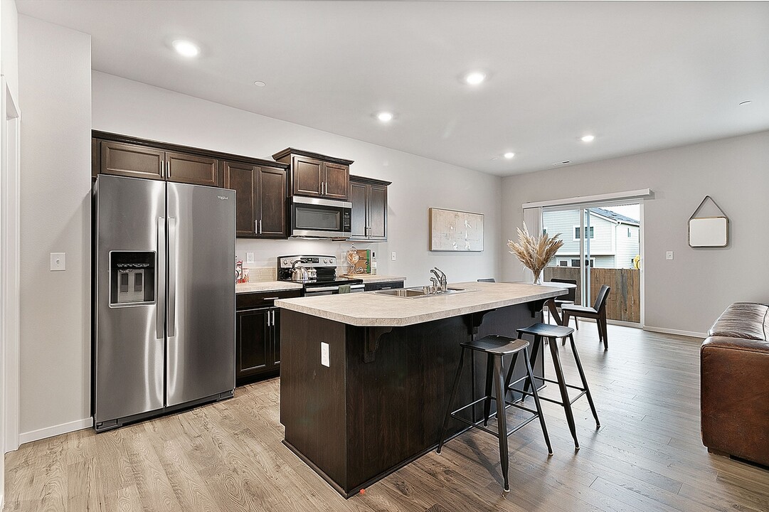 10715 186th Street Ct E, Unit 10715 in Puyallup, WA - Building Photo