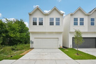 6735 Liverpool St in Houston, TX - Building Photo