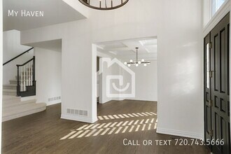 2064 S Robb Way in Lakewood, CO - Building Photo - Building Photo