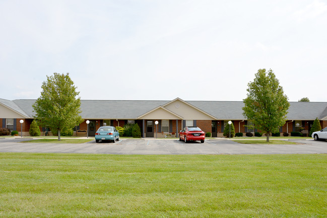 Pilgrim Place in Yorktown, IN - Foto de edificio - Building Photo