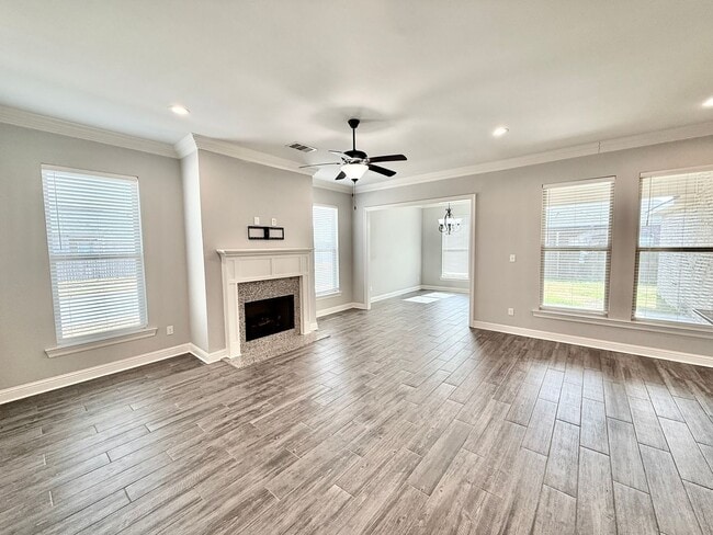 733 Elliston Dr in Gonzales, LA - Building Photo - Building Photo