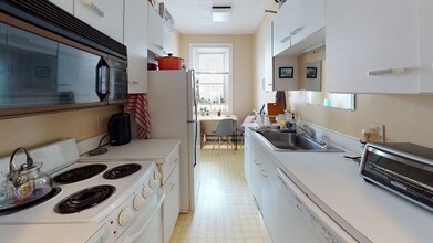 1625 Commonwealth Ave, Unit 9 in Boston, MA - Building Photo - Building Photo