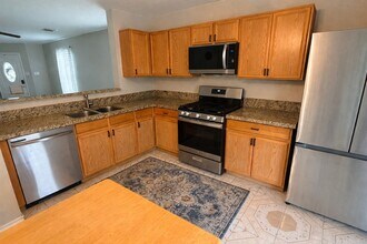 12006 Madison Oak St in Houston, TX - Building Photo - Building Photo