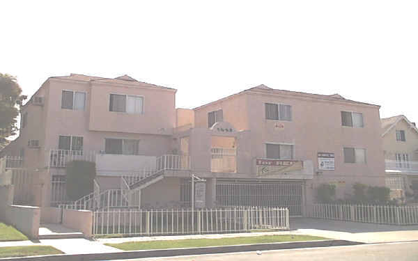 Saint Andrews Apartments in Los Angeles, CA - Foto de edificio - Building Photo