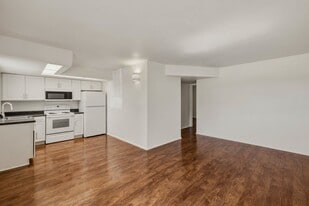 45 N Phyllis in Mesa, AZ - Building Photo