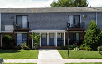 4 Fortune Rd W in Scotchtown, NY - Building Photo