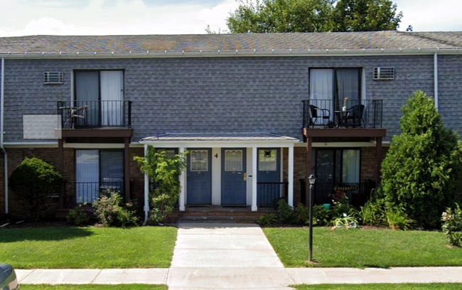 property at 4 Fortune Rd W