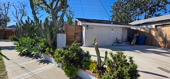 1403 N Rose St in Burbank, CA - Building Photo