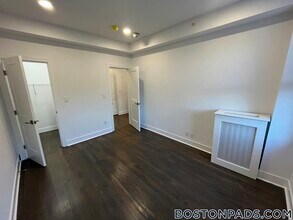 11 Queensberry St in Boston, MA - Building Photo - Building Photo
