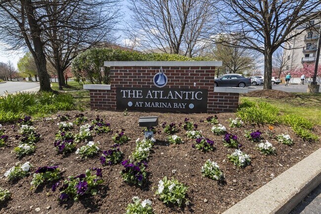 10 Seaport Dr, Unit 2111 in Quincy, MA - Foto de edificio - Building Photo