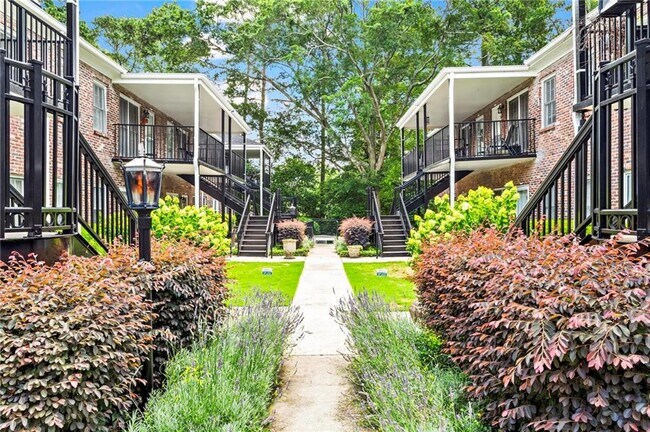3675 Peachtree Rd NE in Atlanta, GA - Building Photo - Building Photo