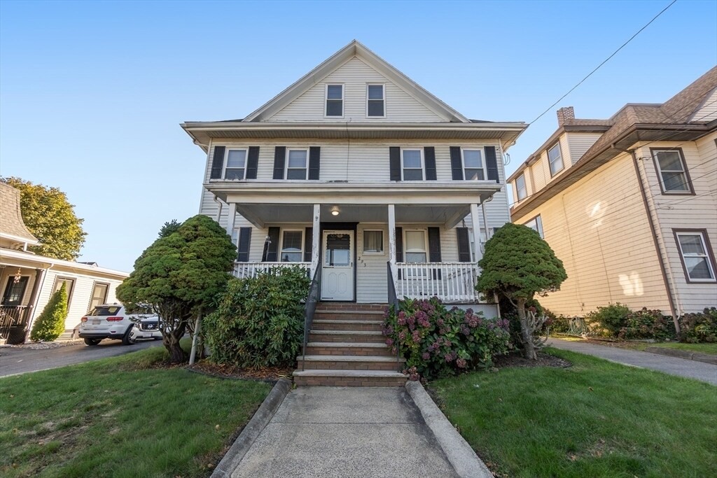 293 Main St in Winthrop, MA - Building Photo