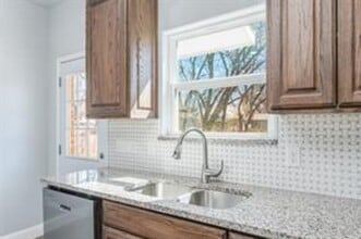 311 Phillips St in Cleburne, TX - Building Photo - Building Photo