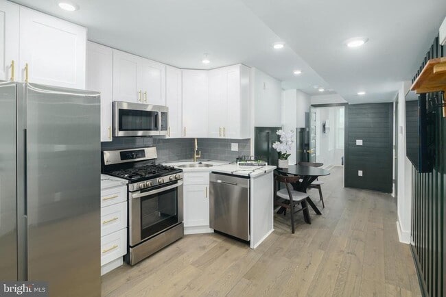 property at 3127 Richmond St