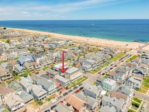 21 Embury Ave in Ocean Grove, NJ - Building Photo - Building Photo