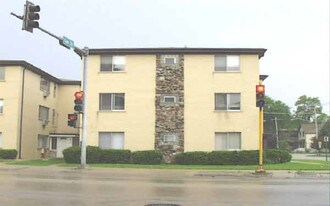 8553 Grand Ave in River Grove, IL - Building Photo