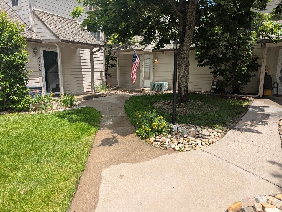 2102 S Victor St in Aurora, CO - Building Photo