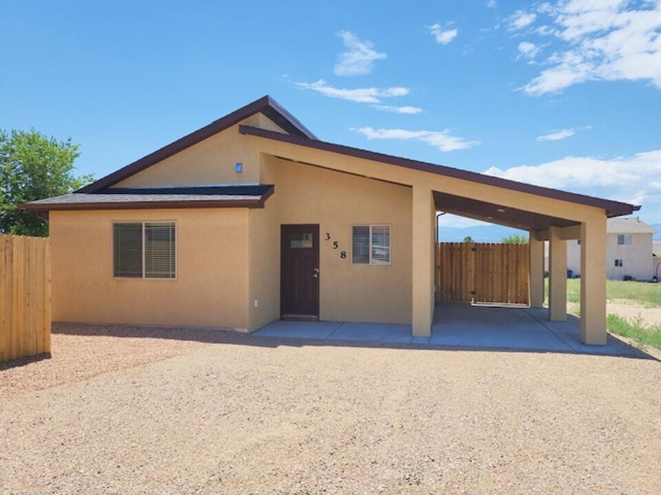 358 W Hazelnut Way in Pueblo West, CO - Building Photo