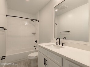 218 Church St W in Jacksonville, FL - Foto de edificio - Building Photo