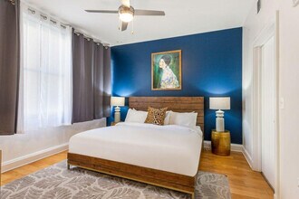 925 Common St in New Orleans, LA - Foto de edificio - Building Photo