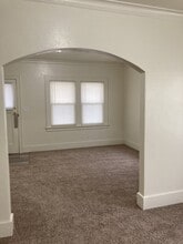 817 W Nebraska Ave in Peoria, IL - Building Photo - Building Photo