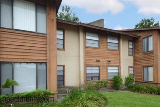 Cypress Trail in New Port Richey, FL - Foto de edificio - Building Photo