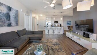 4950 W Prescott St in Tampa, FL - Building Photo